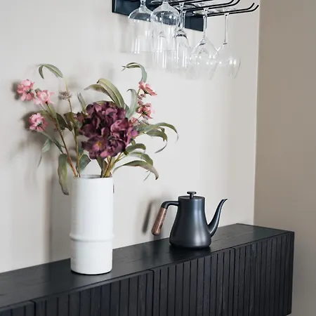 Cozy & Modern - Ailo Apartment